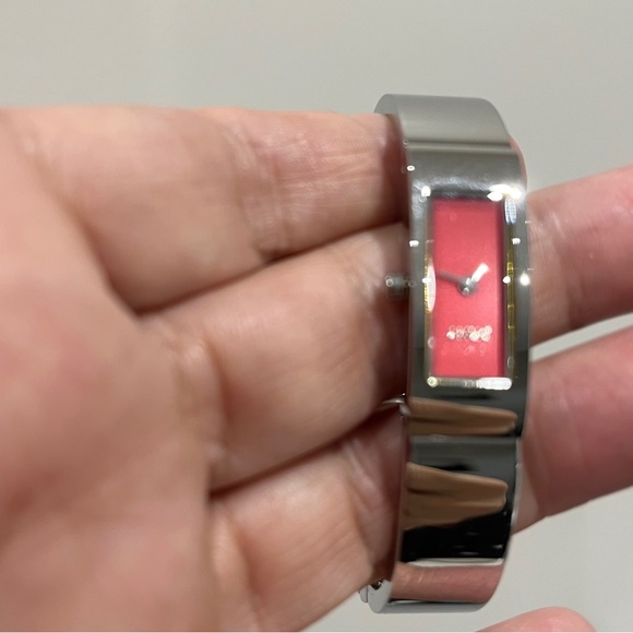 ✨BNIB✨ Vintage 2005 DKNY watch ✨🤍 - Picture 9 of 9